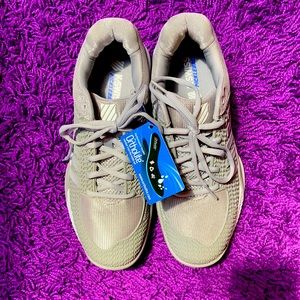 NWT Ladies size 9 K Swiss Pickleball sneakers!!!!